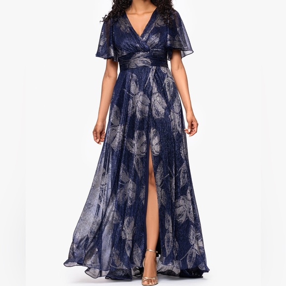 Betsy & Adam Dresses & Skirts - Betsy & Adam Crinkled Flutter-Sleeve Gown